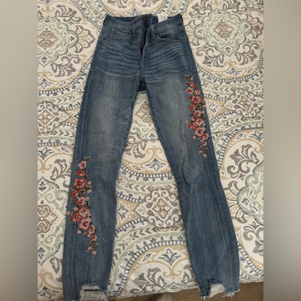 Abercrombie skinny jeans with flower detail